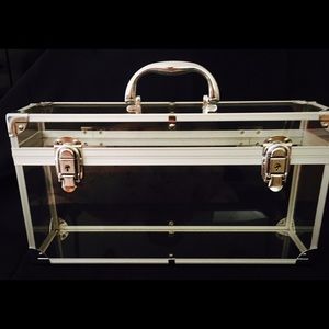 Clear locking case